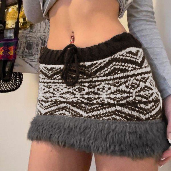 Sen style retro fur stitching lace up woolen knitted skirt in autumn and winter 2022 color contrast low-waisted hot girl buttock skirt 