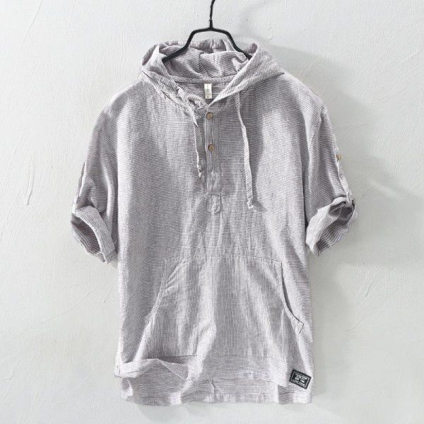 The manufacturer directly supplies men's cotton and hemp striped short-sleeved casual loose men's hooded T-shirt for men's hemp in summer 