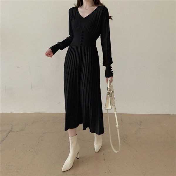 Early spring new v-neck medium-length knitted dress with thin temperament and large pleats in autumn and winter for women 